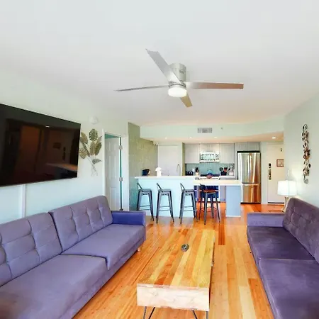 Cat Island Suite - Sunrise Suites